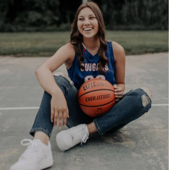 Meet your Posher, Kylie - Picture 1 of 1